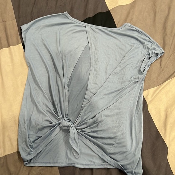 New old navy workout top, size L - Picture 1 of 2